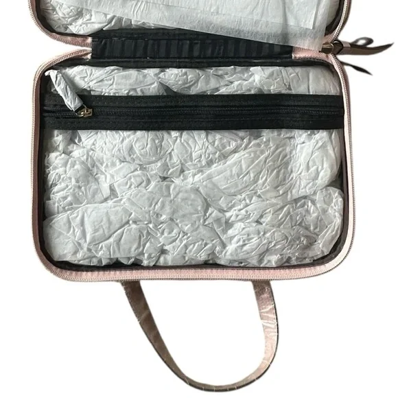 Victoria’s Secret Blush Pink Makeup Toiletries Bag Embossed Lizard Textured NEW - Picture 7 of 10